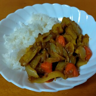 カレーフレーク使用！肉なしカレー